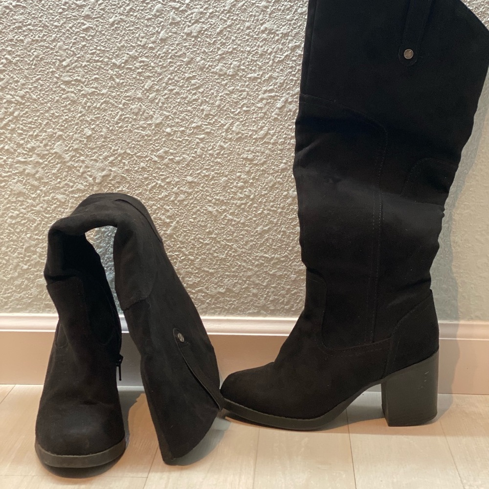 Black Kohls knee high boots - Picture 2 of 3
